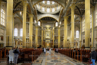 Sanktuarium Matki Bozej Bolesnej w Licheniu (woj. wielkopolskie)....