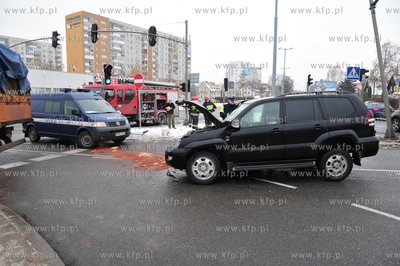 Wypadek na Alei Grunwaldzkiej na wysokości skrzyżowania...