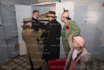 100. Gdyńskie urodziny niepodległej. Zwiedzanie dawnego...