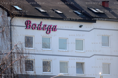 Gdynia - Cisowa. Night Club Bodega przy stacji paliw...