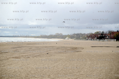 Sobota 25 kwietnia 2020 roku w Sopocie, godziny przedpołudniowe...