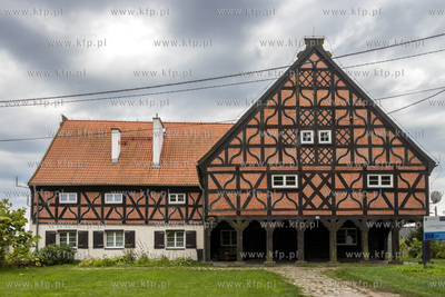 Dom pocieniowy w Miłocinie w gminie Cedry Wielkie...