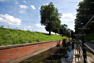 Kanal Raduni w okolicy Bieskupiej Gorki w Gdansku.
10.07.2009
fot....