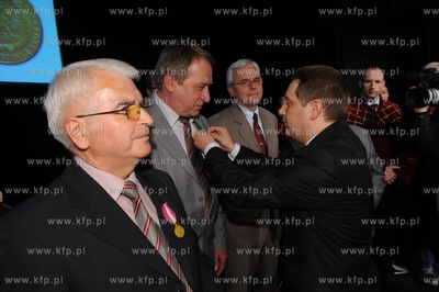 20 lat gdanskiej samorzadnosci. Uroczystosc w Teatrze...