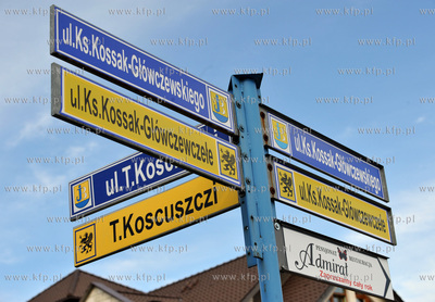 Podwojne, polsko - kaszubkie, nazwy ulic w Jastarni....
