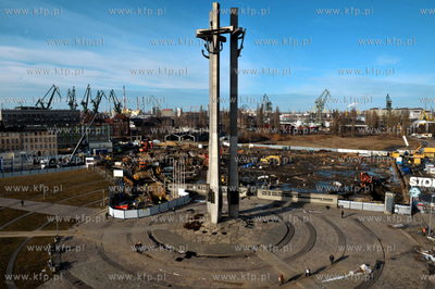 Pomnik Poleglych Stoczniowcow w Grudniu '70 na Placu...