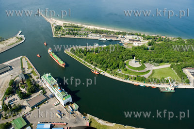 Gdansk. Port gdanski, Westerplatte i ujscie Martwej...