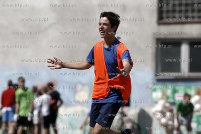 Gdansk Zaspa. Pilkarski turniej dzikich druzyn Do przerwy...