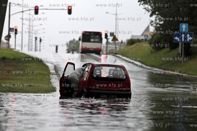 Gdansk Zaspa. Zalany przejazd pod wiaduktem na Al....