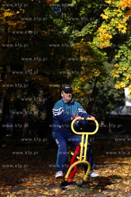 Sopot. Silownia w parku polnocnym.
14.10.2013
fot....