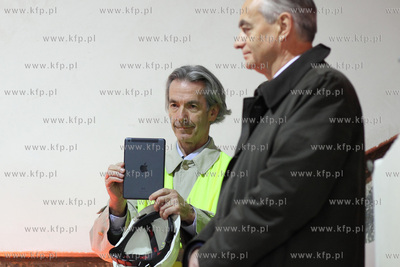 Uroczystosc zawieszenia wiechy na budowanym Teatrze...