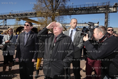 Stocznia Gdansk. Uroczystosc chrztu statku SYN ANTARES....