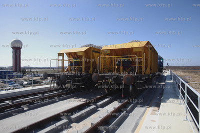 Gdańsk. Próby obciążeniowe budowanego wiaduktu...