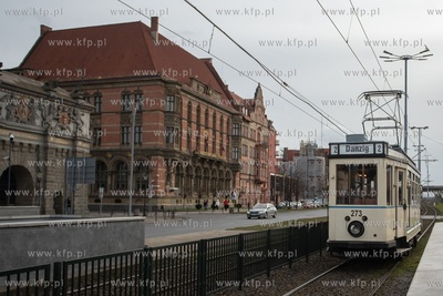 Wycieczka ze Śródmieścia do Nowego Portu (i z powrotem)...