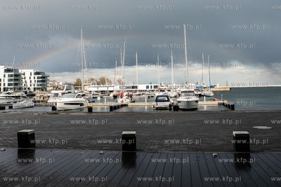 Tęcza nad Mariną Yacht Park w Gdyni. 5.05.2021 /...