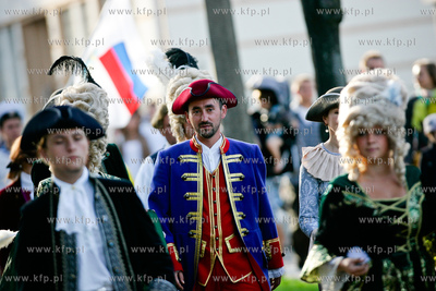 Gdynia. Parada zalog startujacych w Zlocie Zaglowcow...