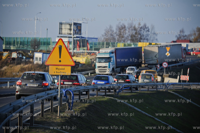 Gdansk. Budowa wezla drogowego Karczemki i trasy WZ....