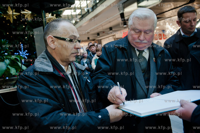 Gdansk. Centrum Handlowe Manhattan. Premiera i promocja...