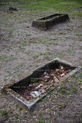 Gdansk. Teren bylego cmentarza ewngelickiego w Ujescisku,...