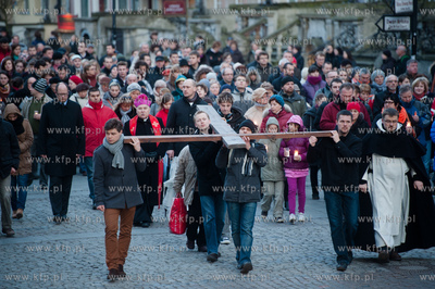 Gdanska Droga Krzyzowa, organizowana przez ojcow dominikanow.
30.03.2012
fot....