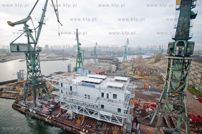 Stocznia Gdanska. Nabrzeze Francuskie. Uroczyste zakonczenie...