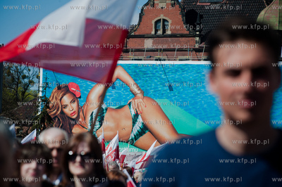 Gdansk. Manifestacja sympatykow Prawa i Sprawiedliwosci...