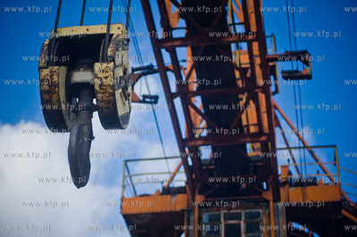 Stocznia Gdanska. Przekazanie wylaczonego z uzytku...