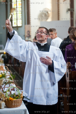 Gdansk. Wielka Sobota. Swiecenie potraw Wielkanocnych...