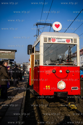 Gdansk. Walentynkowy tramwaj Konstal N z 1952 roku....