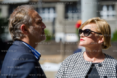 Gdynia. Uroczyste zawieszenie wiechy na nowo powstajacym...