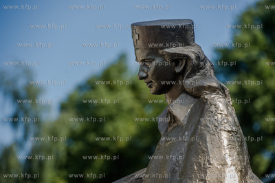 Gdansk. Orunia. Plac przy kosciele sw. Jana Bosko....