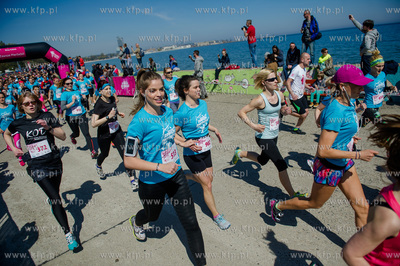 Gdynia. Bulwar Nadmorski. Bieg Kobiet - Zawsze Pier(w)si,...