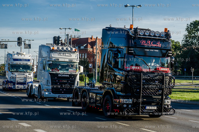 Gdańsk. Parada samochodów cieżarowych marki Scania,...