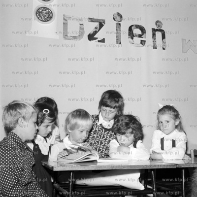 Pierwszy dzien w szkole. Prosimy o informacje dotyczaca...