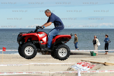 Ssang Yong Cup - wyscigi samochodow firmy Ssang Yong...