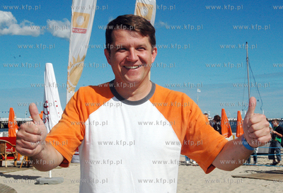 Aktor Grzeorz Gzyl z w Pacorabanie na sopockiej plazy09.09.2006Fot.....