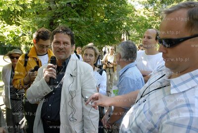 Dni Parku Oliwskiego w Gdansku Oliwie. n/z spacer literacki...