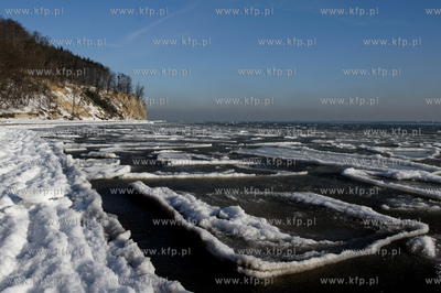 Mrozny poranek w Gdyni Orlowie. Nz. klif  24.01.2010...