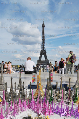 Wieza Eiffla w Paryzu widok z placu Trocadero
03.08.2010
Fot....