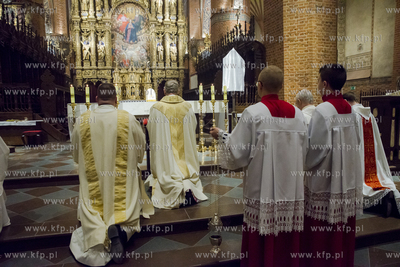 Msza Wieczerzy Pańskiej w Wielki Czwartek  inny niż...