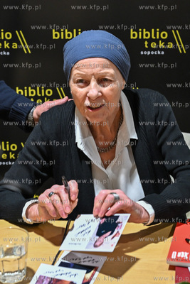 Biblioteka Sopocka. SOPOTEKA. Głośne czytanie fragmentów...