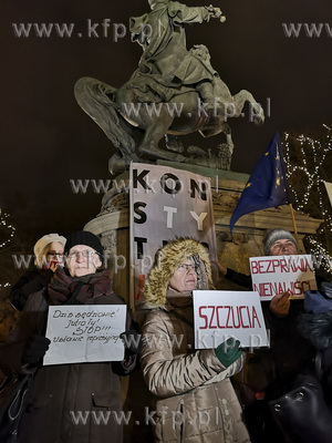 Gdańsk Śródmieście. Protest w obronie sądów podczas...