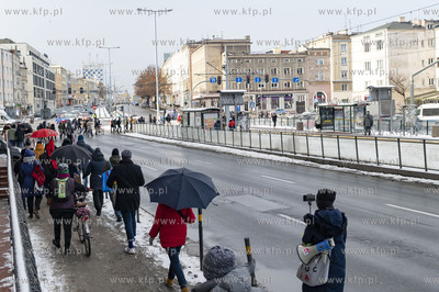 Pod siedzibą Radia Gdańsk w Gdańsku-Wrzeszczu, rozpoczęła...