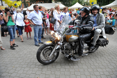Festyn i akcja charytatywna "Zeszyt dla ucznia" na...