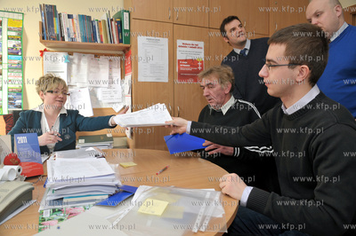 Urzad Miasta w Gdansku. Zlozenie wnioskow o przeprowadzenie...