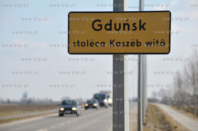 Tablica przy wjezdzie do Gdanska na ul. Nowatorow....