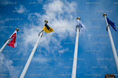 Zukowo. Uroczyste wciagniecie flagi na maszt przed...