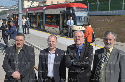 Inaguracyjny przejazd tramwajem na nowo otwartej lini...