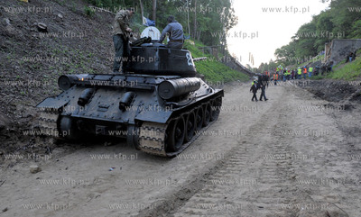 Wyburzanie Mostku Weisera Dawidka na gdanskiej Strzyzy....