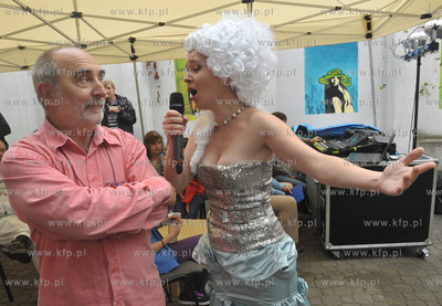 Festyn charytatywny Zeszyt dla Ucznia odby   si   na...